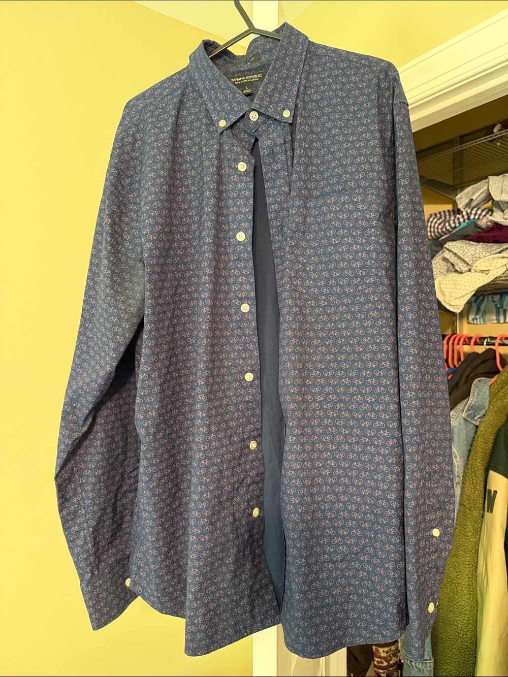 Banana Republic Navy Blue Button-Down Shirt with Subtle Print